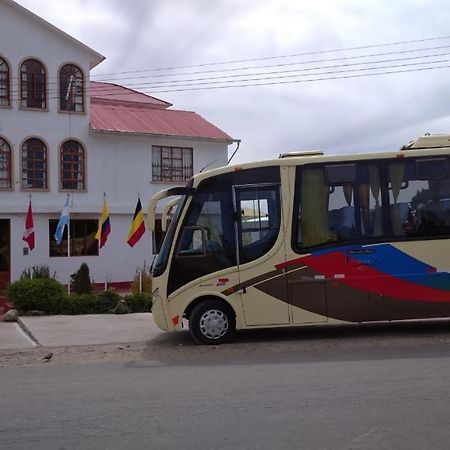 Yunguyo Hotel Summita מראה חיצוני תמונה