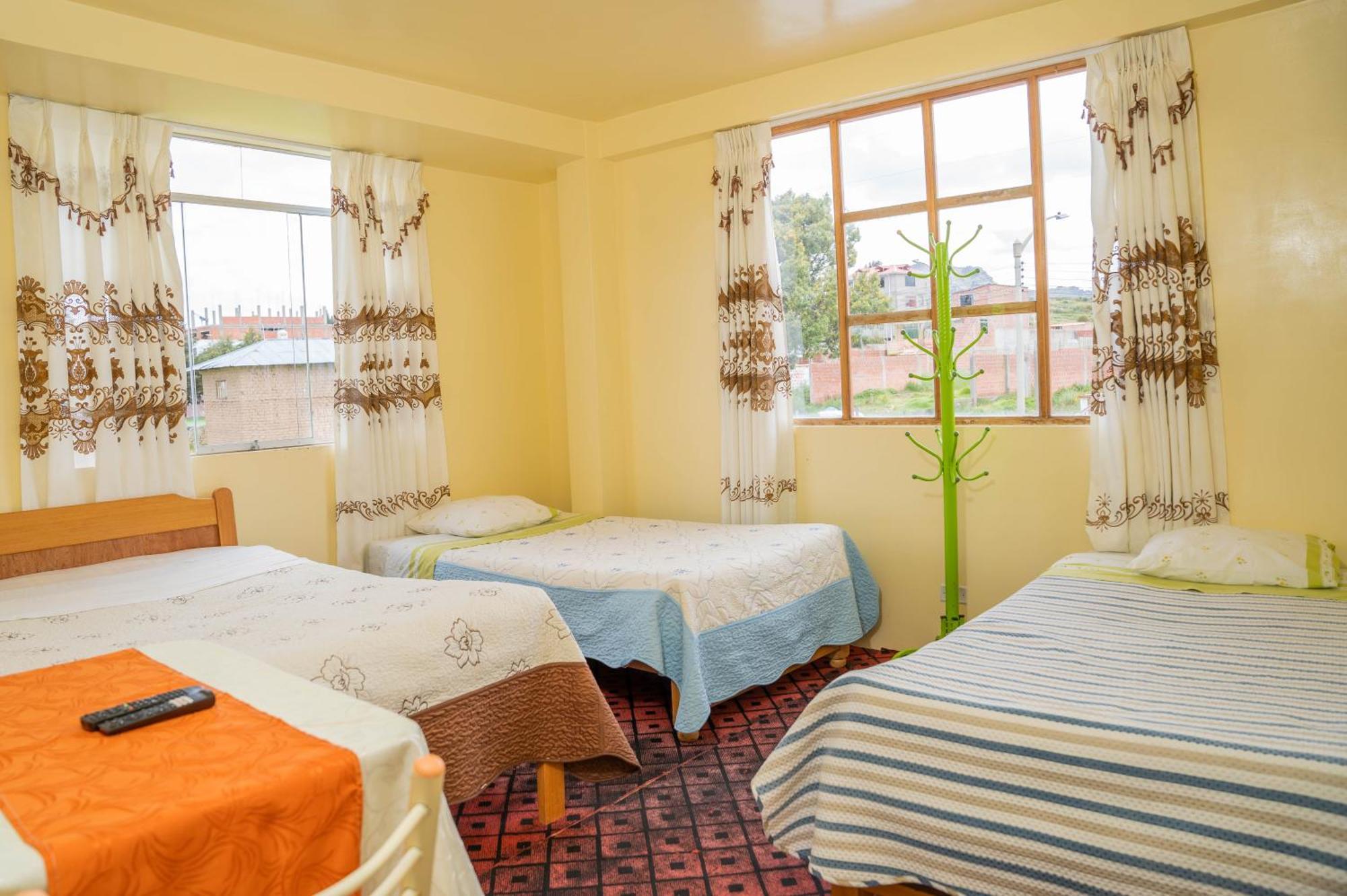 Yunguyo Hotel Summita מראה חיצוני תמונה