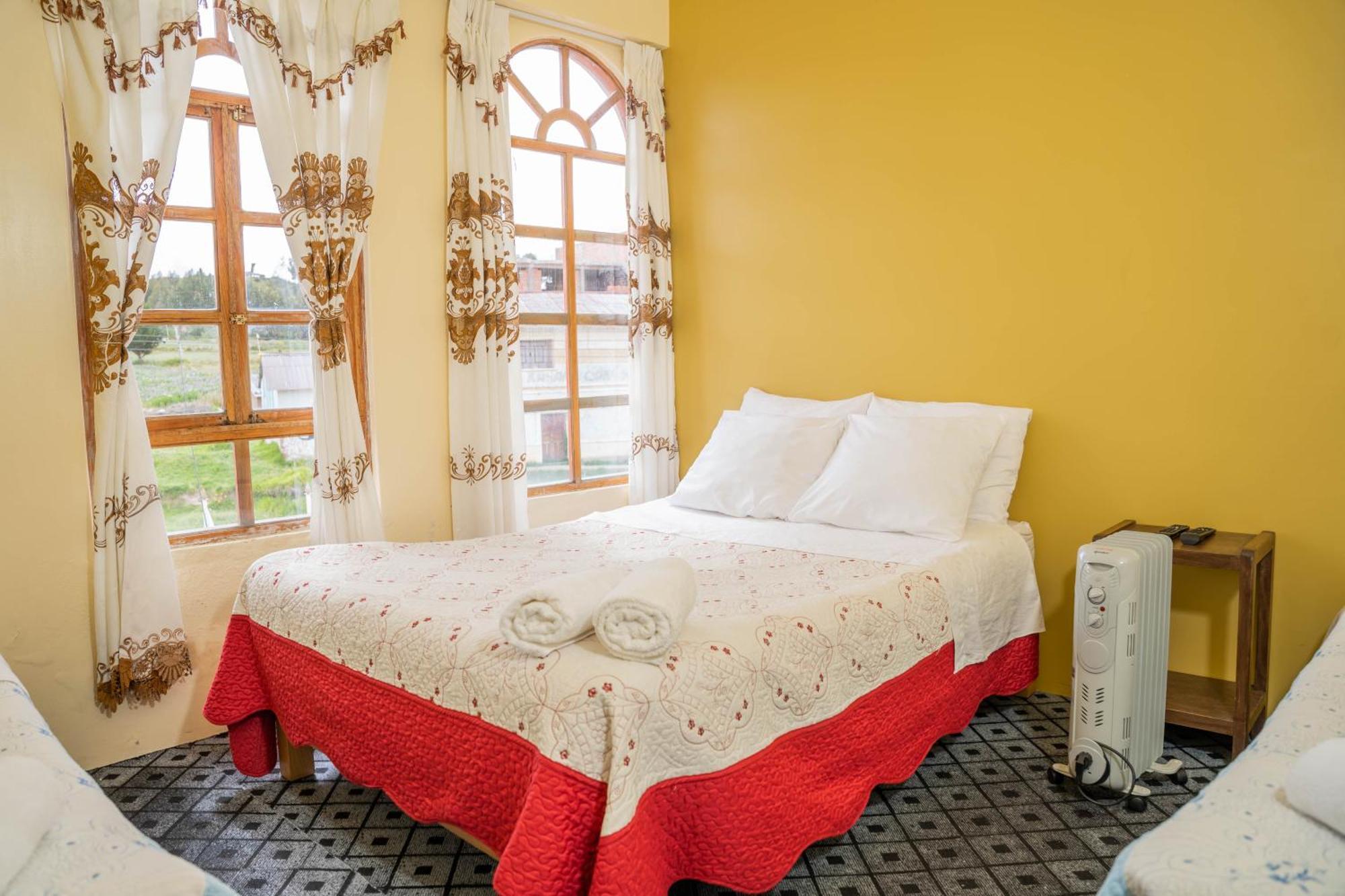 Yunguyo Hotel Summita מראה חיצוני תמונה