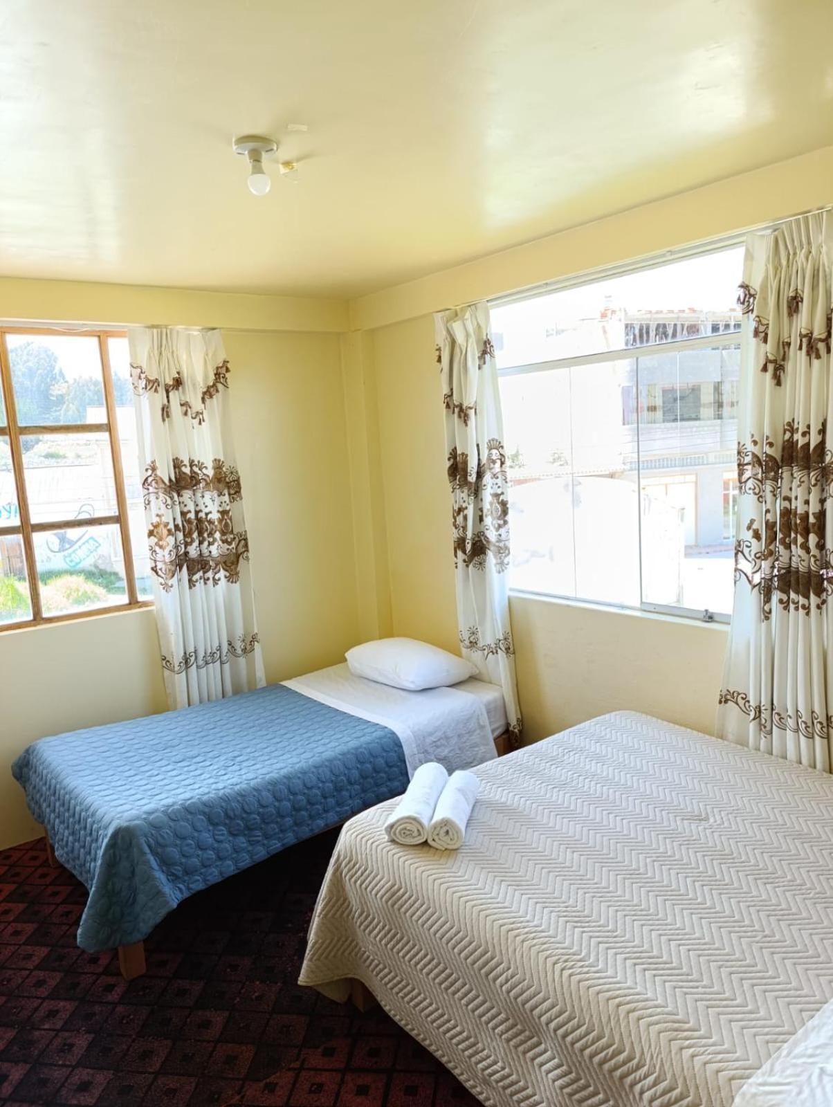 Yunguyo Hotel Summita מראה חיצוני תמונה