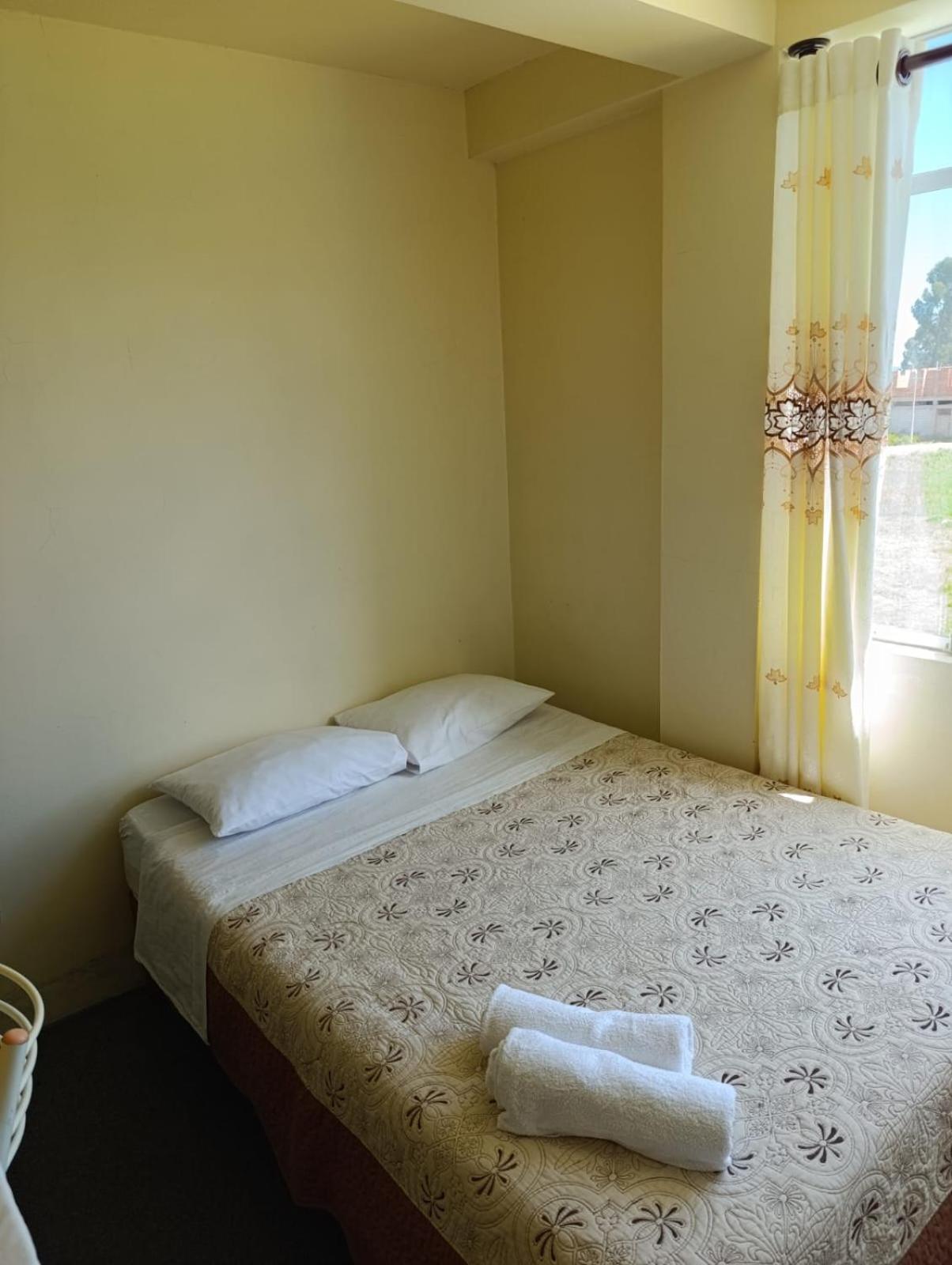 Yunguyo Hotel Summita מראה חיצוני תמונה