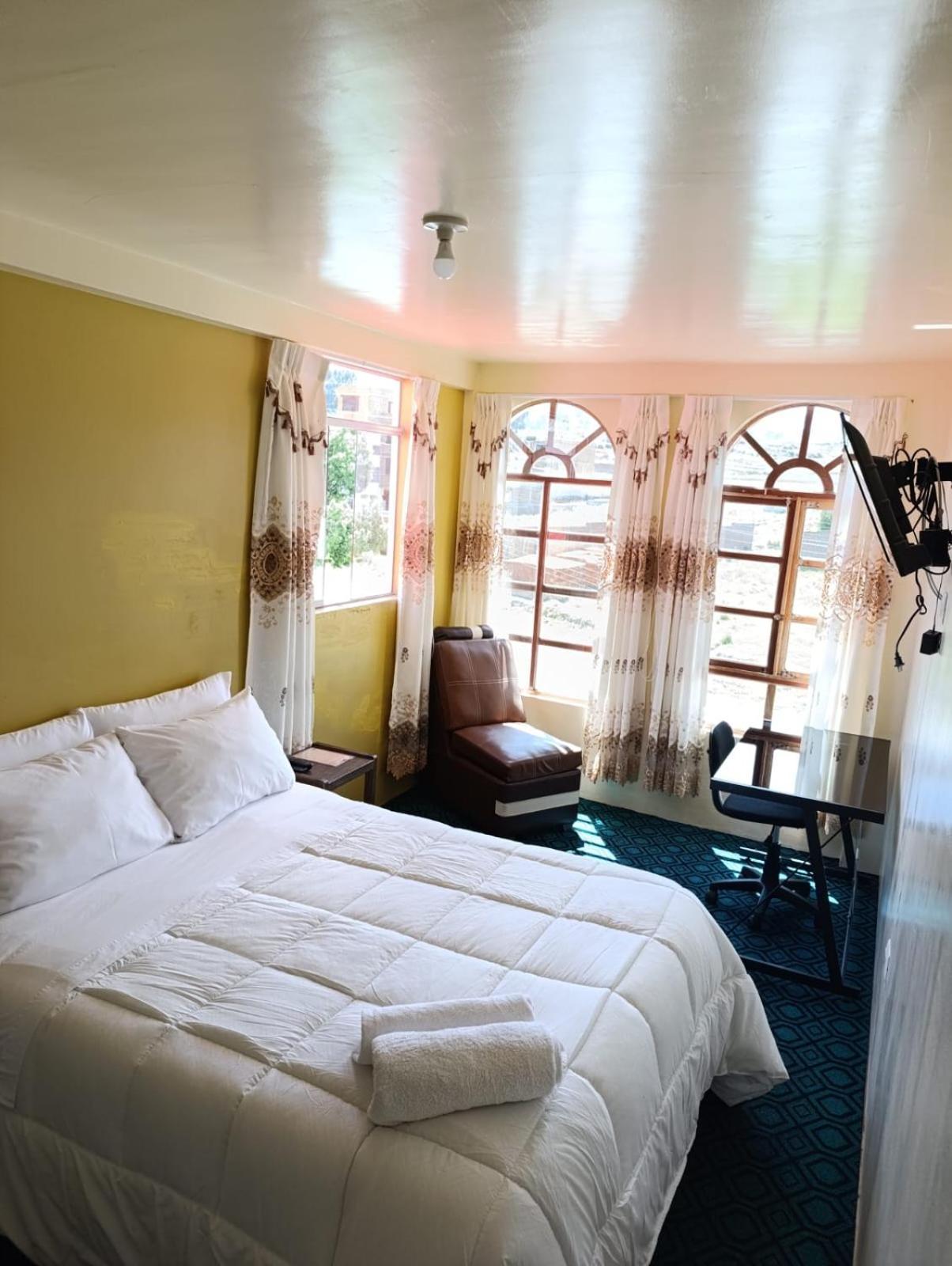 Yunguyo Hotel Summita מראה חיצוני תמונה