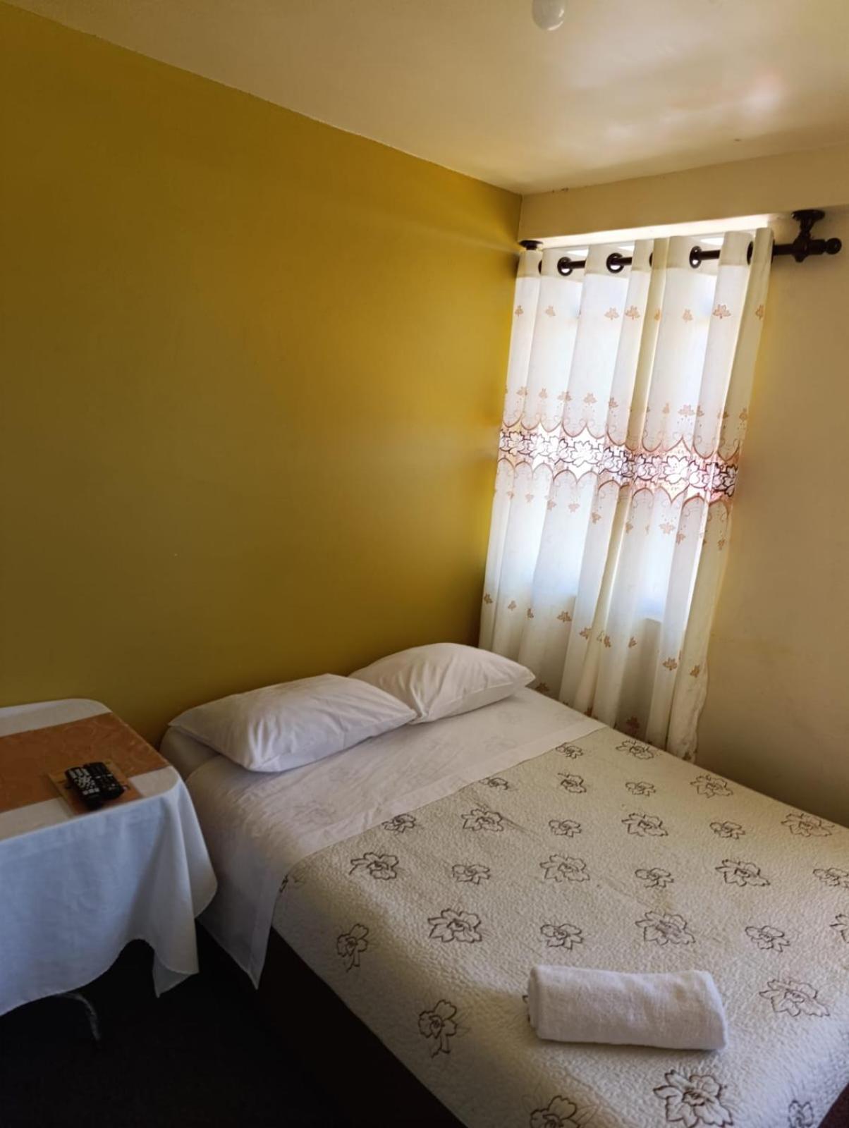 Yunguyo Hotel Summita מראה חיצוני תמונה