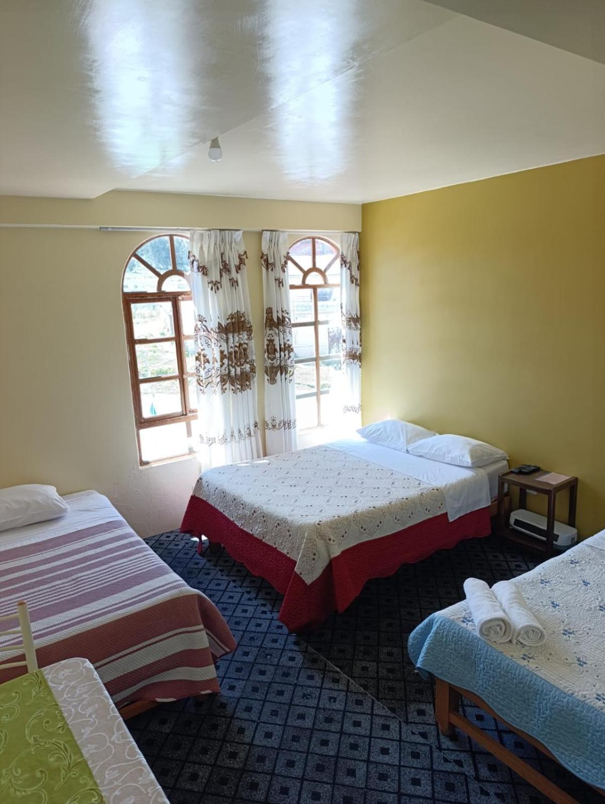 Yunguyo Hotel Summita מראה חיצוני תמונה